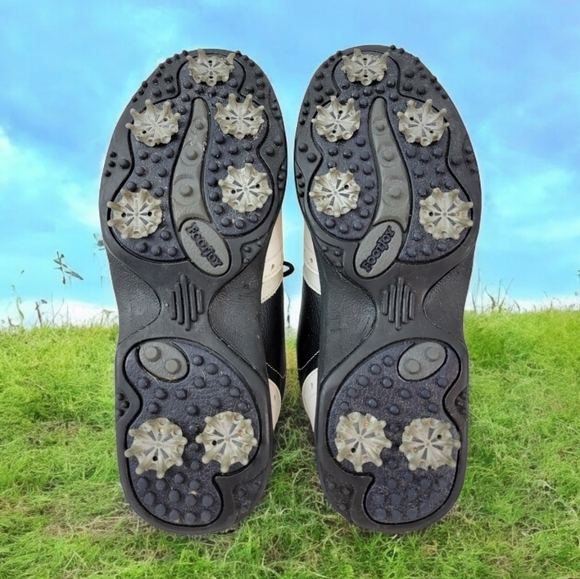 Footjoy greenjoys women's size 9.5M golf shoes. Light scuffs can use sho… - Picture 2 of 8